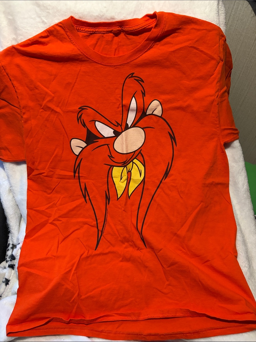 unbranded and inside tee